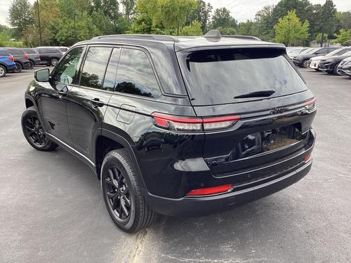 2024 Jeep Grand Cherokee Altitude