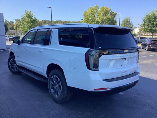 2026 Chevrolet Suburban LT