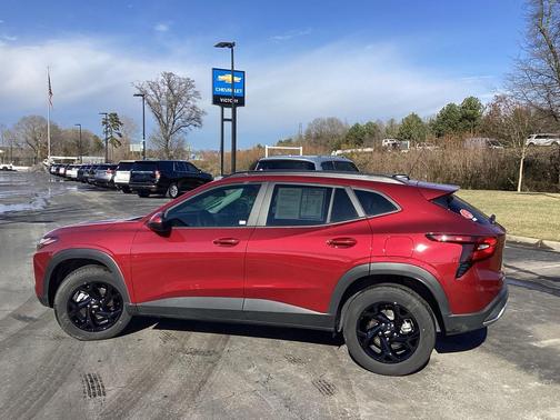 2025 Chevrolet Trax LT
