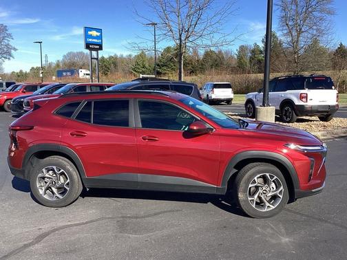 2025 Chevrolet Trax LT