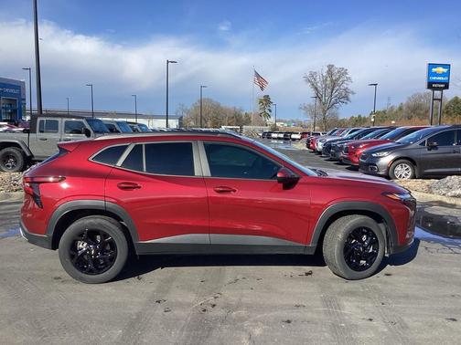 2025 Chevrolet Trax LT