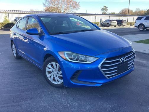 2017 Hyundai ELANTRA SE