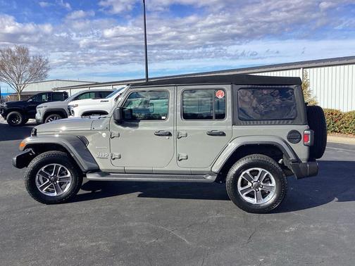 2022 Jeep Wrangler Unlimited Sahara