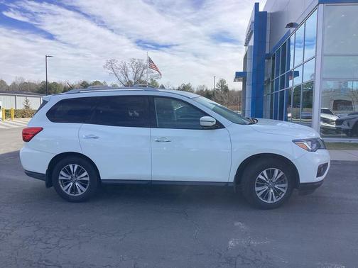 2018 Nissan Pathfinder S