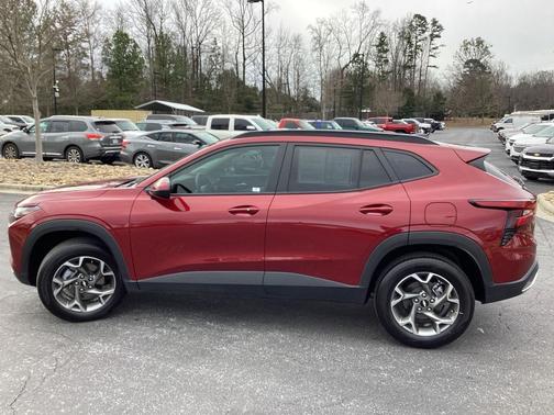 2025 Chevrolet Trax LT