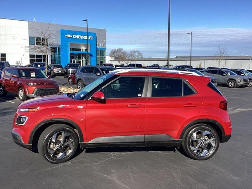 2022 Hyundai VENUE Limited