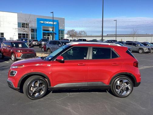 2022 Hyundai VENUE Limited