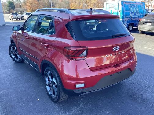 2022 Hyundai VENUE Limited