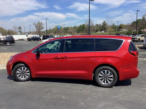 Red Hot Pearlcoat 2024 Chrysler Pacifica Hybrid Select
