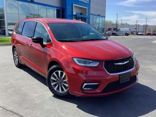 Red Hot Pearlcoat 2024 Chrysler Pacifica Hybrid Select