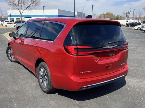 Red Hot Pearlcoat 2024 Chrysler Pacifica Hybrid Select