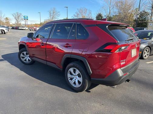 2020 Toyota RAV4 LE