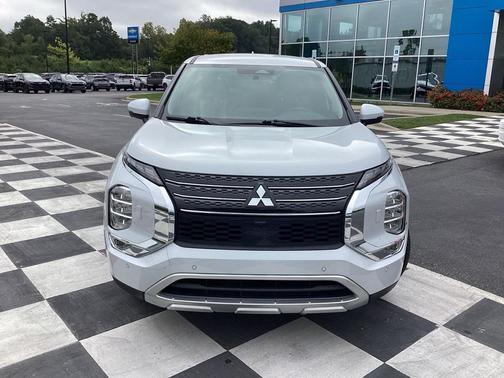 2024 Mitsubishi Outlander SE Black Edition w/Pano Roof S-AWC
