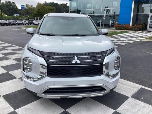 2024 Mitsubishi Outlander SE Black Edition w/Pano Roof S-AWC