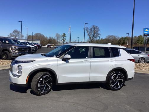 2024 Mitsubishi Outlander SE Black Edition w/Pano Roof S-AWC