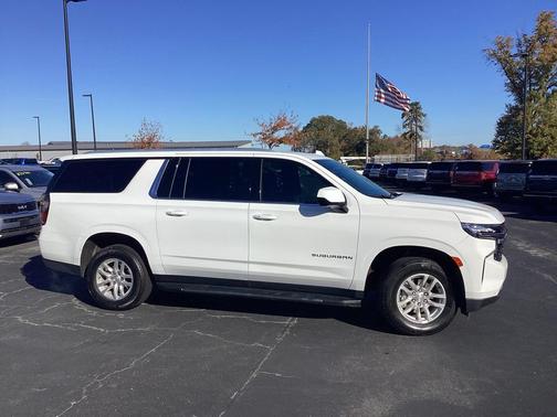 2023 Chevrolet Suburban LS