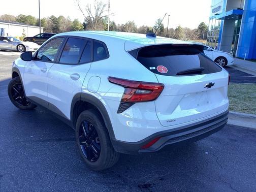 2025 Chevrolet Trax LS