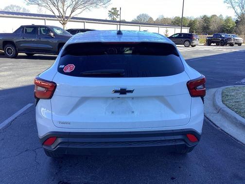 2025 Chevrolet Trax LS