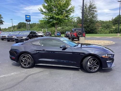 2021 Ford Mustang EcoBoost