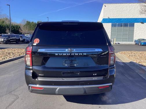 2023 Chevrolet Suburban LT