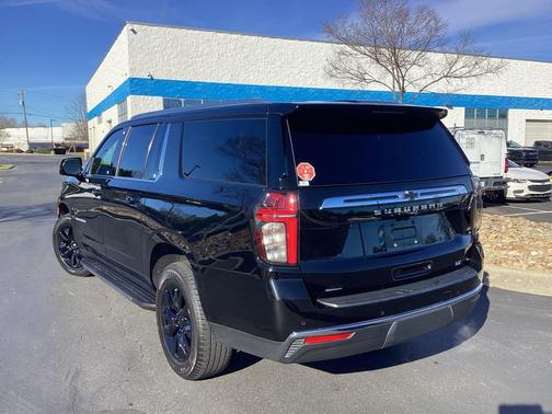 2023 Chevrolet Suburban LT