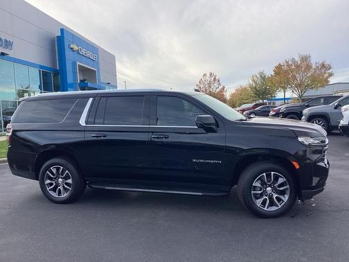2023 Chevrolet Suburban LT