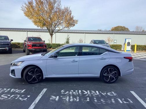 2025 Nissan Altima SR AWD
