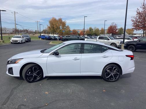 2025 Nissan Altima SR AWD