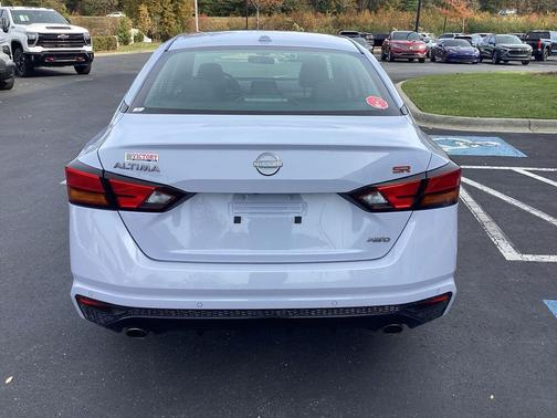 2025 Nissan Altima SR AWD