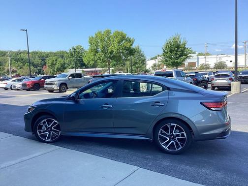 2025 Nissan Sentra SR