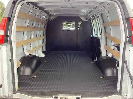 2024 Chevrolet Express 2500 RWD 2500 Regular Wheelbase WT