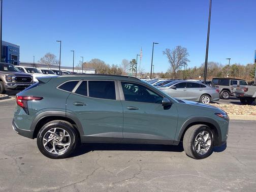 2025 Chevrolet Trax LT