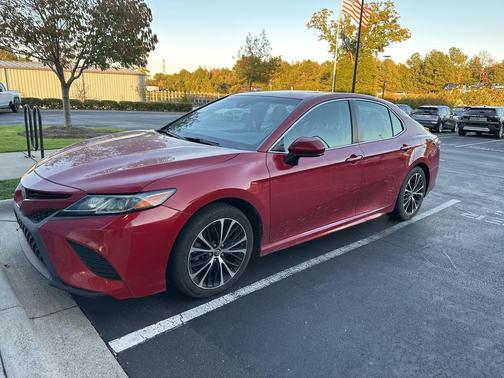 2019 Toyota Camry SE
