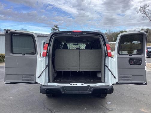 2023 Chevrolet Express 3500 RWD 3500 Regular Wheelbase LS