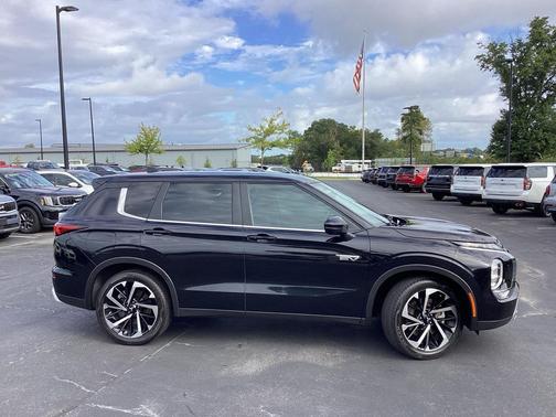 2023 Mitsubishi Outlander PHEV SE S-AWC