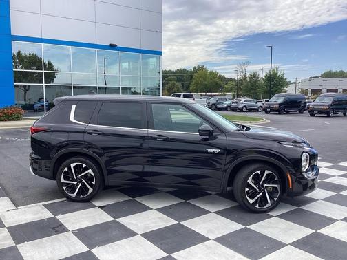 2023 Mitsubishi Outlander PHEV SE S-AWC