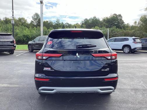 2023 Mitsubishi Outlander PHEV SE S-AWC
