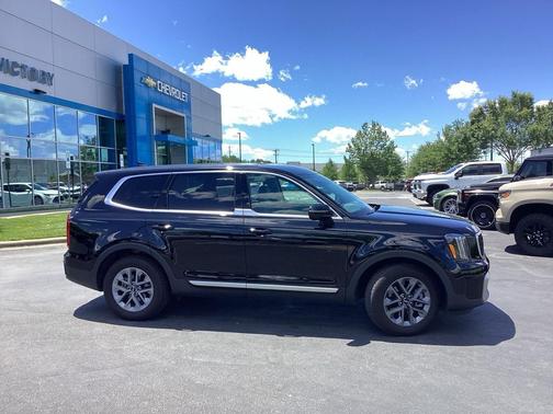 2023 Kia Telluride LX