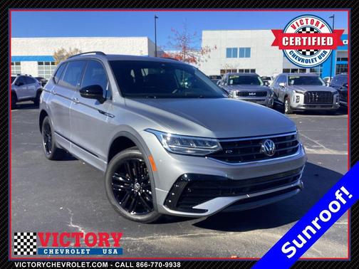 2022 Volkswagen Tiguan 2.0T SE R-Line Black