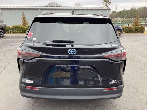 2024 Toyota Sienna XLE