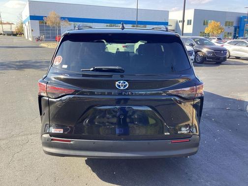 2024 Toyota Sienna XLE