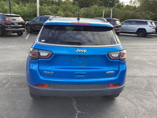2022 Jeep Compass Latitude Lux