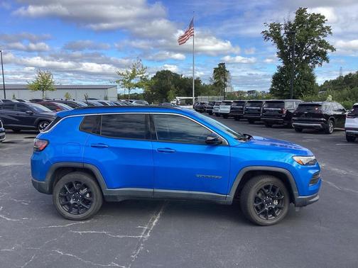 2022 Jeep Compass Latitude Lux