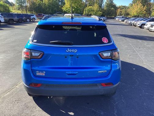 2022 Jeep Compass Latitude Lux