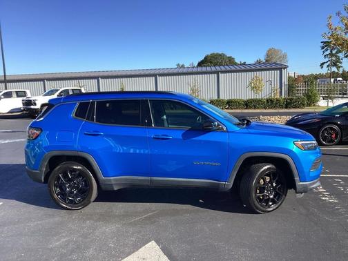 2022 Jeep Compass Latitude Lux