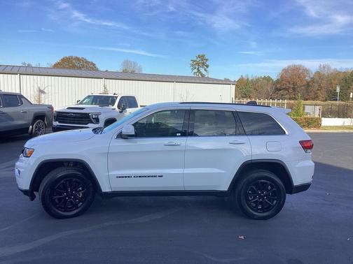 2022 Jeep Grand Cherokee Laredo