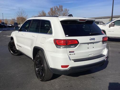 2022 Jeep Grand Cherokee Laredo