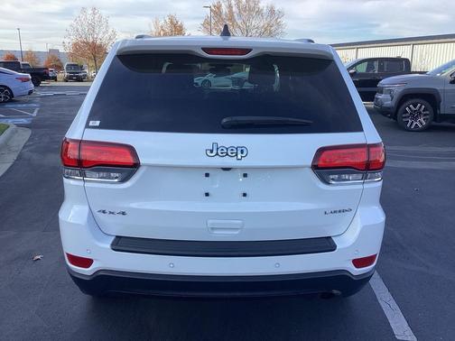 2022 Jeep Grand Cherokee Laredo