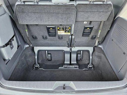 Wind Chill Pearl 2022 Toyota Sienna XLE
