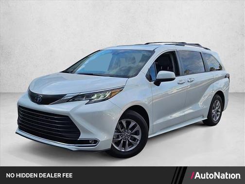 Wind Chill Pearl 2022 Toyota Sienna XLE